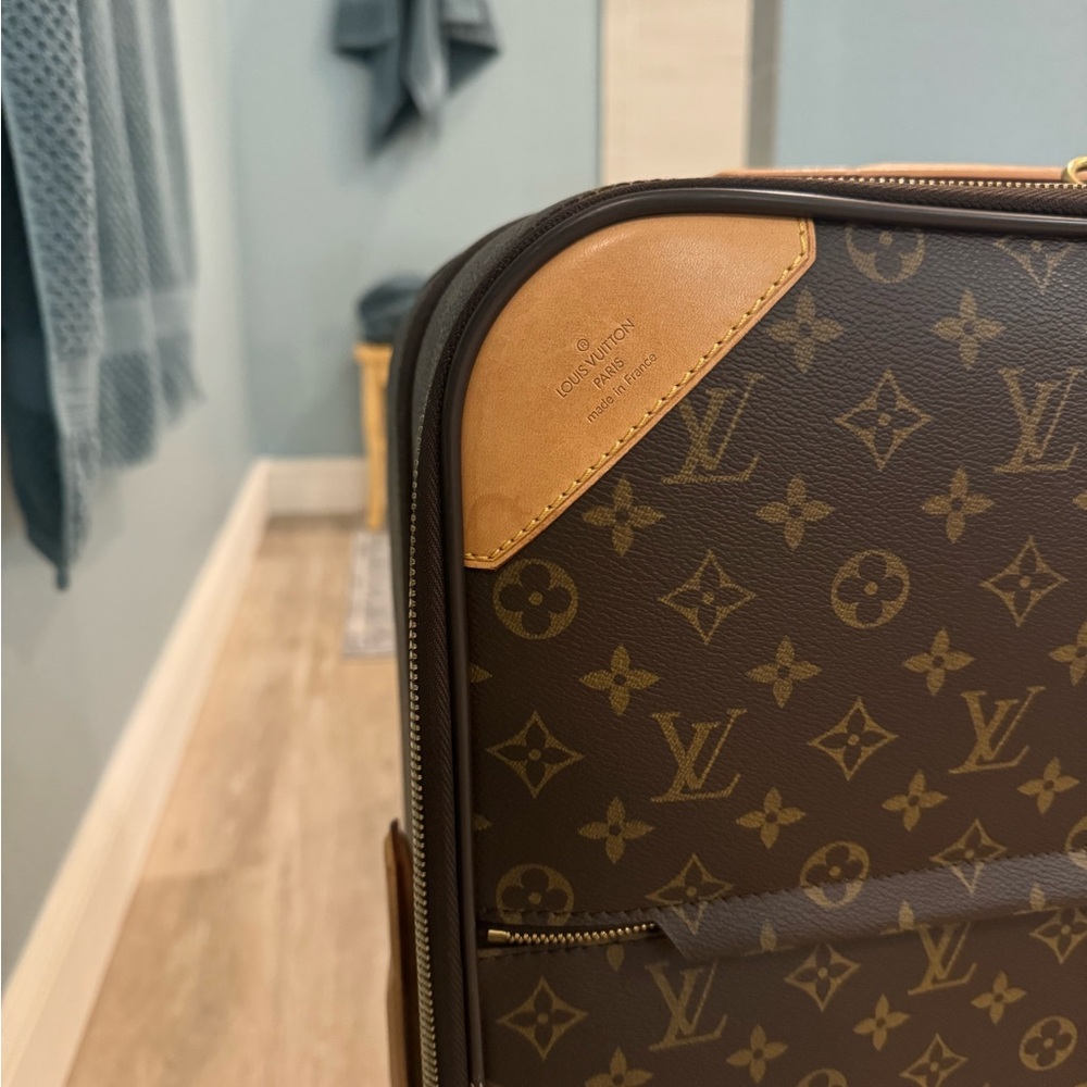 Louis Vuitton Rolling Suitcase - Picture 4 of 12